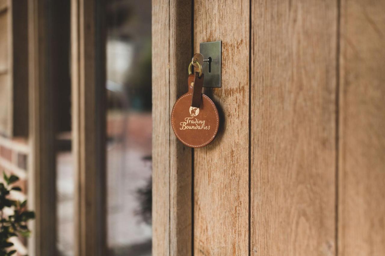 Trading Boundaries Hotel Uckfield Exterior photo