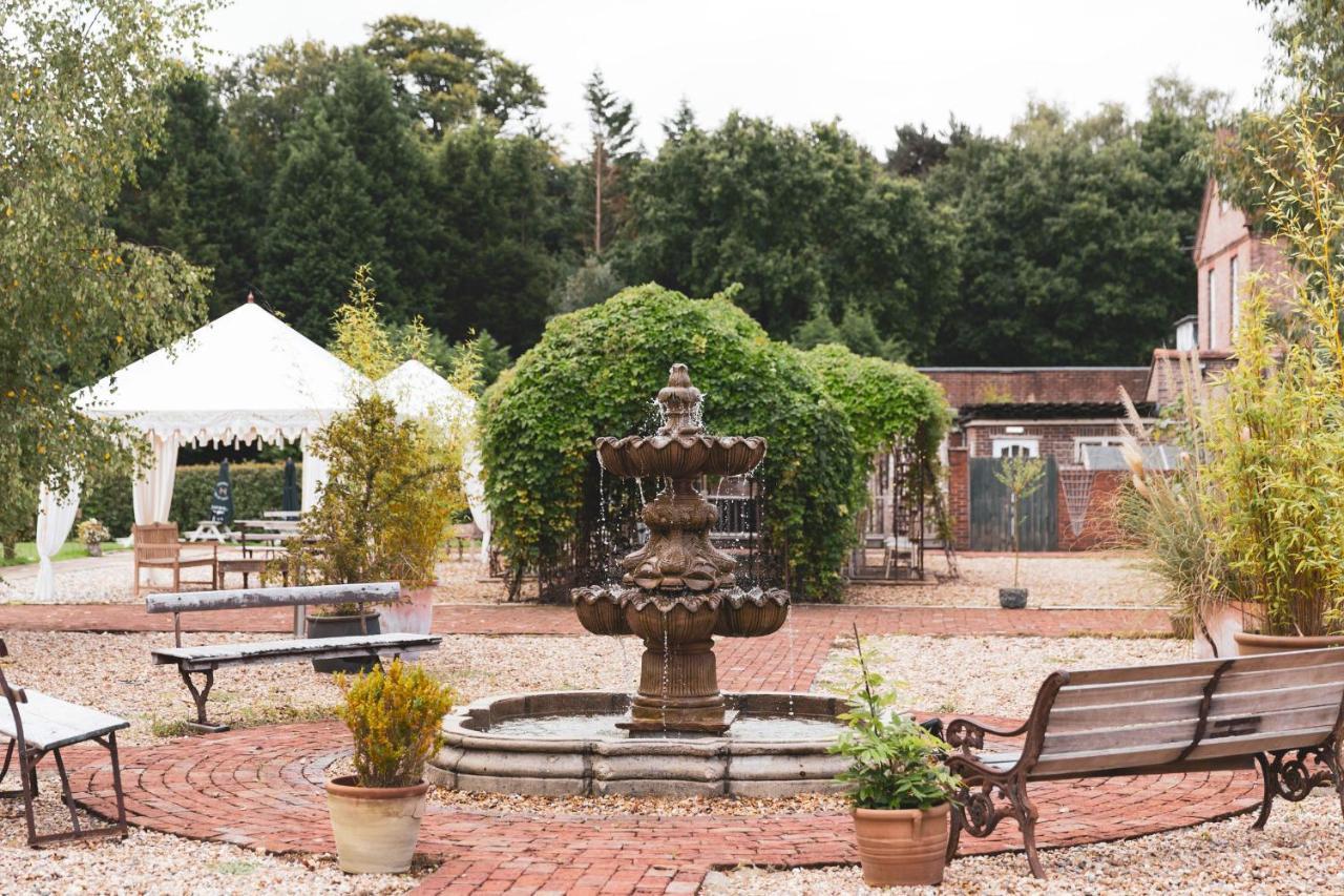 Trading Boundaries Hotel Uckfield Exterior photo